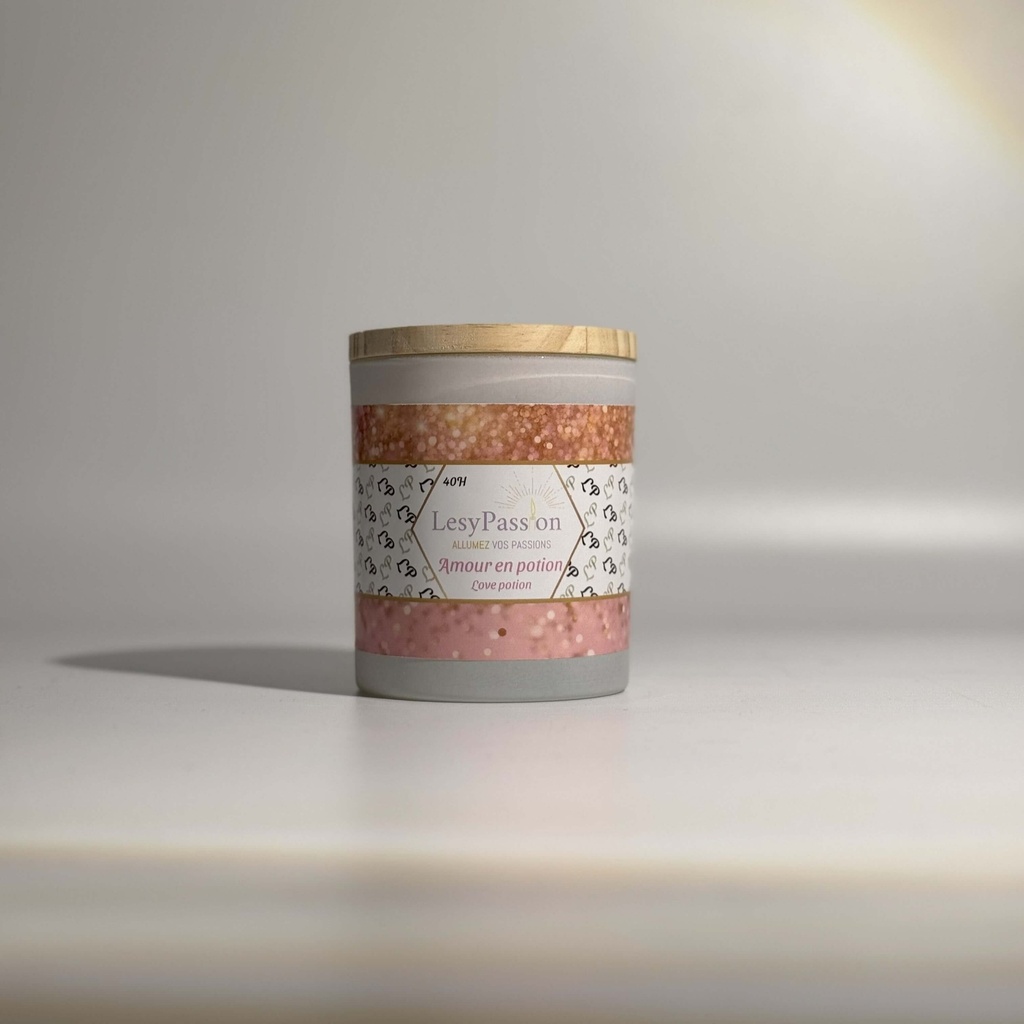 [711072L-2] Love potion (Mèche de bois (9oz))