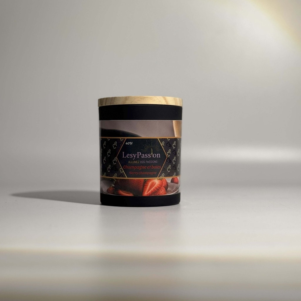 [D443569-2] Champagne et baies (Mèche de bois (9oz))